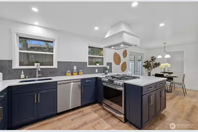 9218 NE 184th Place, Bothell, WA 98011 - Photo 7