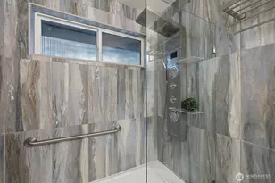 9218 NE 184th Pl, Bothell, WA 98011 - Photo 23