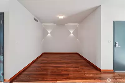 2716 Elliott Avenue #802, Seattle, WA 98121 - Photo 31