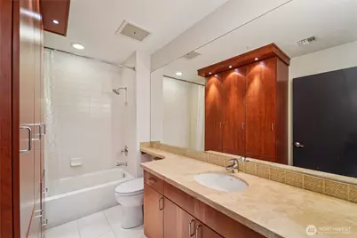 2716 Elliott Avenue #802, Seattle, WA 98121 - Photo 25