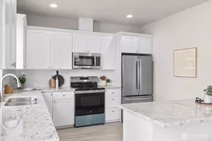 711 S 96th St, Tacoma, WA 98444 - Photo 9