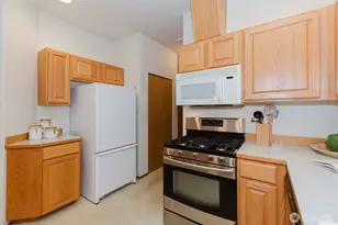 8911 NE Roanoke Rd, Bremerton, WA 98311 - Photo 15