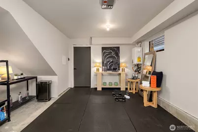 9709 Roosevelt Way NE #A, Seattle, WA 98115 - Photo 31