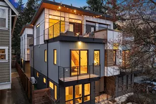 9709 Roosevelt Way NE, Seattle, WA 98115 - Photo 3