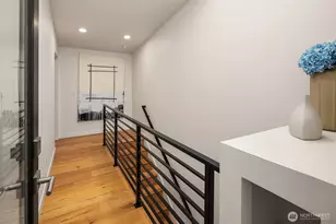 9709 Roosevelt Way NE, Seattle, WA 98115 - Photo 29