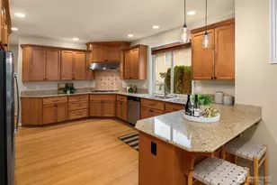 818 S 36th Pl, Renton, WA 98055 - Photo 5