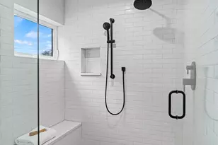 1261 NE 100th St, Seattle, WA 98125 - Photo 27