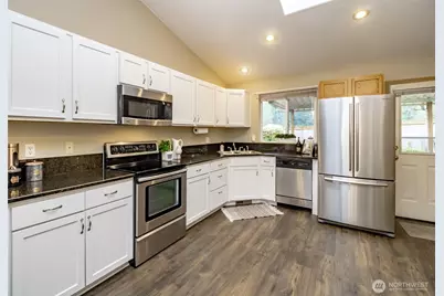 3303 18th Street Pl SW, Puyallup, WA 98373 - Photo 7