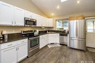 3303 18th St Pl SW, Puyallup, WA 98373 - Photo 7