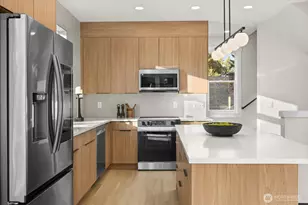 14308 Roslyn Pl N, Seattle, WA 98133 - Photo 7