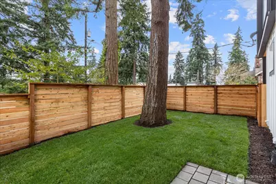 14308 Roslyn Place N, Seattle, WA 98133 - Photo 29
