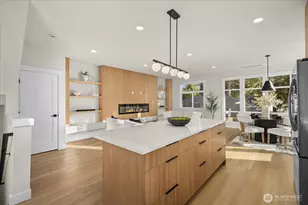 14308 Roslyn Pl N, Seattle, WA 98133 - Photo 5