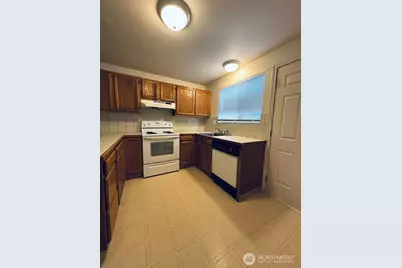 21527 73rd Place W #4, Edmonds, WA 98026 - Photo 3