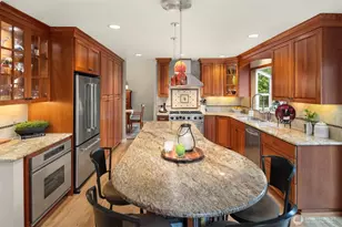 23970 SE 40th Pl, Sammamish, WA 98029 - Photo 13