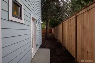 11043 B 19th Ave NE, Seattle, WA 98125 - Photo 19