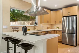 11043 B 19th Ave NE, Seattle, WA 98125 - Photo 7