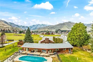 1919 B Fifth St, Wenatchee, WA 98801 - Photo 1