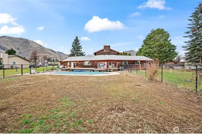 1919 B 5th St, Wenatchee, WA 98801 - Photo 15