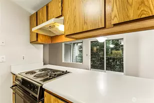 19855 25th Ave NE, Shoreline, WA 98155 - Photo 9