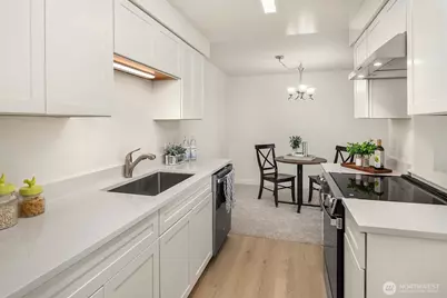 11008 NE 68th Street #716, Kirkland, WA 98033 - Photo 5