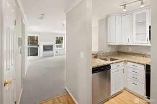 2244 13th Ave W, Seattle, WA 98119 - Photo 3