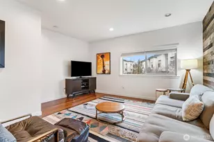 4290 S Greenbelt Station Dr, Seattle, WA 98118 - Photo 9