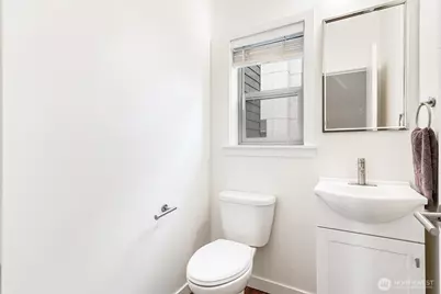 4290 S Greenbelt Station Drive, Seattle, WA 98118 - Photo 17