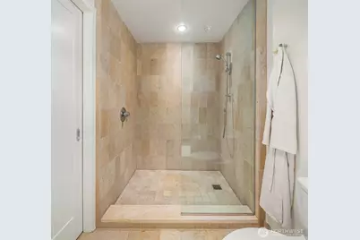 10700 NE 4th Street #2412, Bellevue, WA 98004 - Photo 27