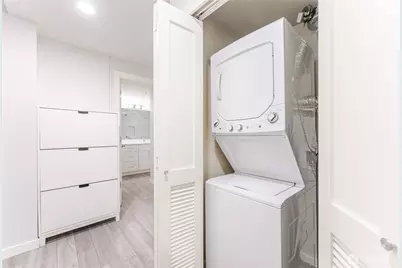 76 Cedar Street #303, Seattle, WA 98121 - Photo 17