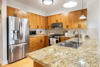 1840 25th Avenue NE #303, Issaquah, WA 98029 - Photo 7