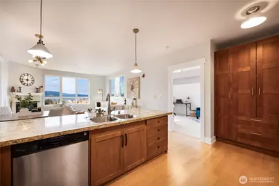 1840 25th Avenue NE #303, Issaquah, WA 98029 - Photo 13