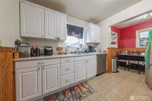 6028 S Fife St, Tacoma, WA 98409 - Photo 9