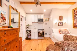 106 NE 46th St, Seattle, WA 98105 - Photo 25