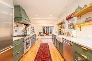 106 NE 46th St, Seattle, WA 98105 - Photo 9