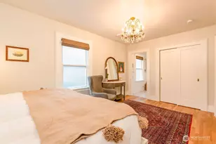 106 NE 46th St, Seattle, WA 98105 - Photo 15