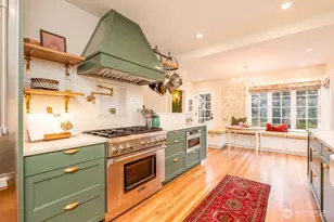 106 NE 46th St, Seattle, WA 98105 - Photo 7