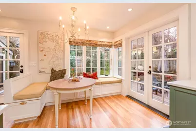 106 NE 46th Street, Seattle, WA 98105 - Photo 11