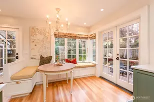 106 NE 46th St, Seattle, WA 98105 - Photo 11