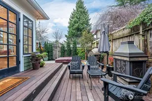 106 NE 46th St, Seattle, WA 98105 - Photo 3