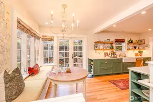 106 NE 46th St, Seattle, WA 98105 - Photo 11