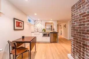 106 NE 46th St, Seattle, WA 98105 - Photo 19