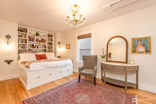 106 NE 46th St, Seattle, WA 98105 - Photo 13