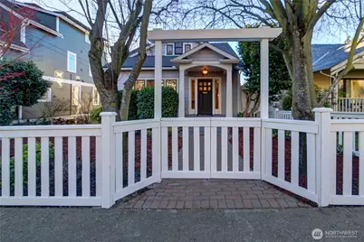 1611 10th Avenue W #1, Seattle, WA 98119 - Photo 1