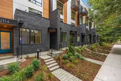 2104 1st Avenue N, Seattle, WA 98109 - Photo 3
