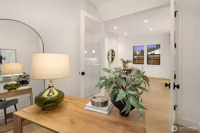 822 165th Avenue NE, Bellevue, WA 98008 - Photo 15