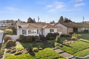 1205 35th St, Anacortes, WA 98221 - Photo 35