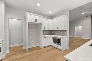 7864 Beach Dr E, Port Orchard, WA 98366 - Photo 11