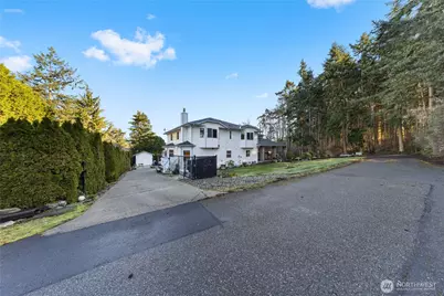 2115 Fairway Lane, Oak Harbor, WA 98277 - Photo 5