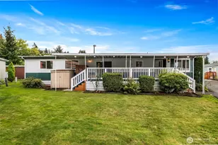 11330 E Riverside Dr, Bothell, WA 98011 - Photo 3