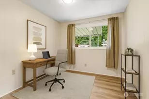 11330 E Riverside Dr, Bothell, WA 98011 - Photo 17